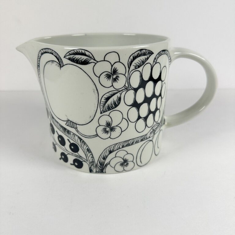 Read more about the article ARABIA of Finland Paratiisi Pitcher  Black and White Fruit Pattern