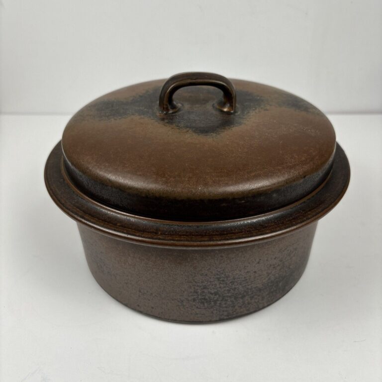 Read more about the article Vtg Arabia Finland Stoneware Ruska Lidded Bowl Crock Large 9.25×6″