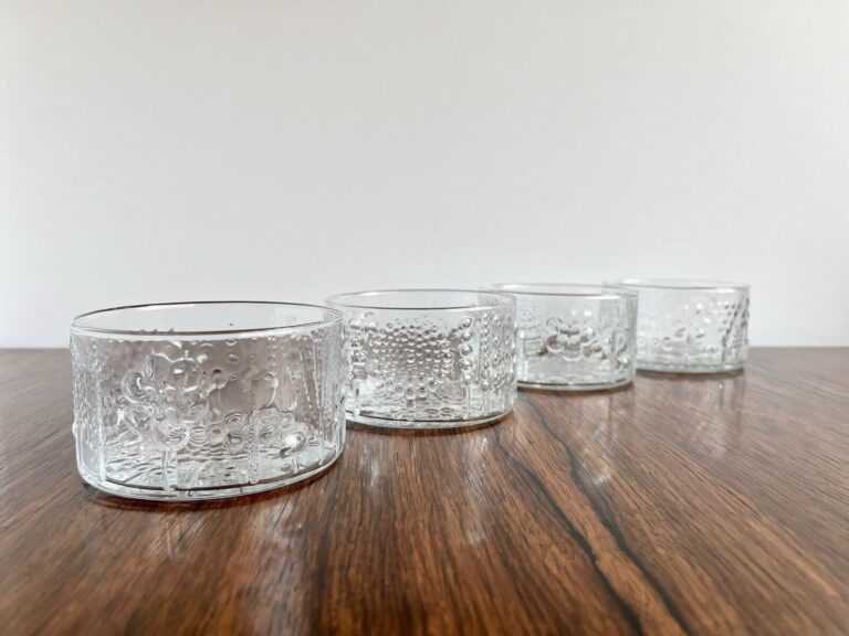 Read more about the article Set of 4 Iittala Arabia Finland Flora 3 7/8″ Glass Bowls MCM by Oiva Toikka