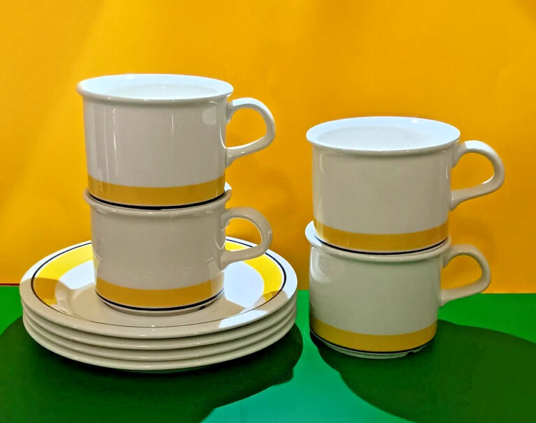 Read more about the article Arabia Finland  FAENZA  Yellow  Set of 4 Cups and Saucers  Peter Winqvist.