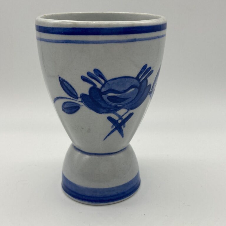 Read more about the article Arabia Finland Blue Rose Pattern Double 4″ Egg Cup