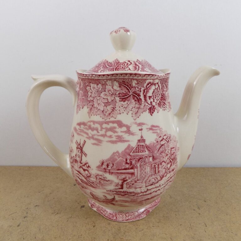 Read more about the article Arabia of Finland Red Landscape 8″ Coffee Pot Windmill Cottage Flowers