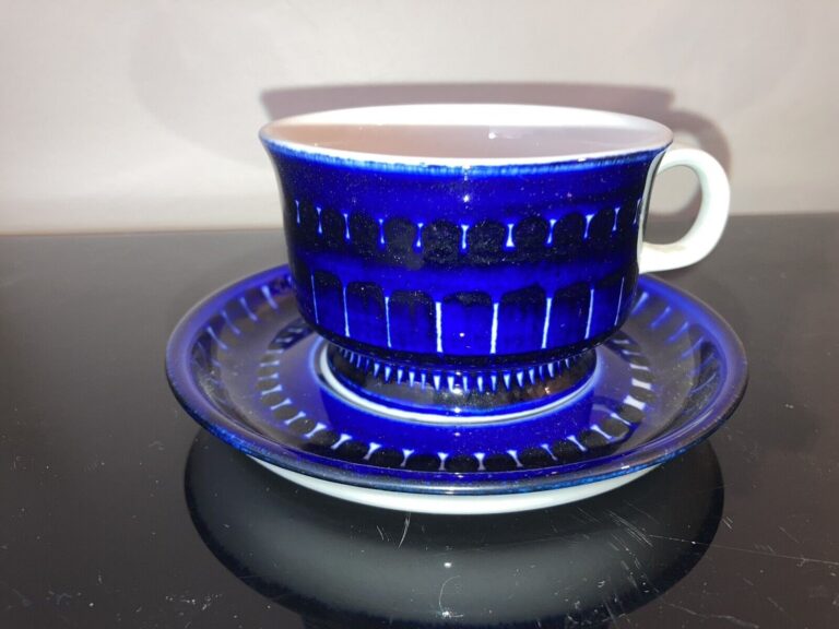 Read more about the article Arabia Finland Valencia Tea Cup Set by Ulla Procope