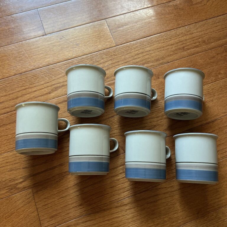 Read more about the article 4 Arabia of Finland UHTUA Stoneware Coffee Tea Cups/ Mugs