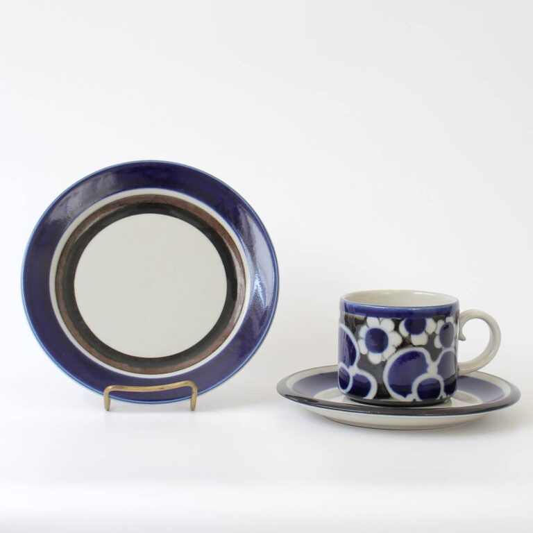 Read more about the article Arabia Saara Coffee Cup Saucer Trio