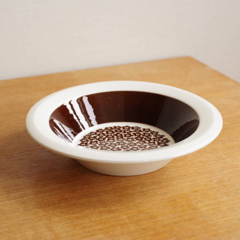 Read more about the article Arabia Faenza Brown Soup Plate