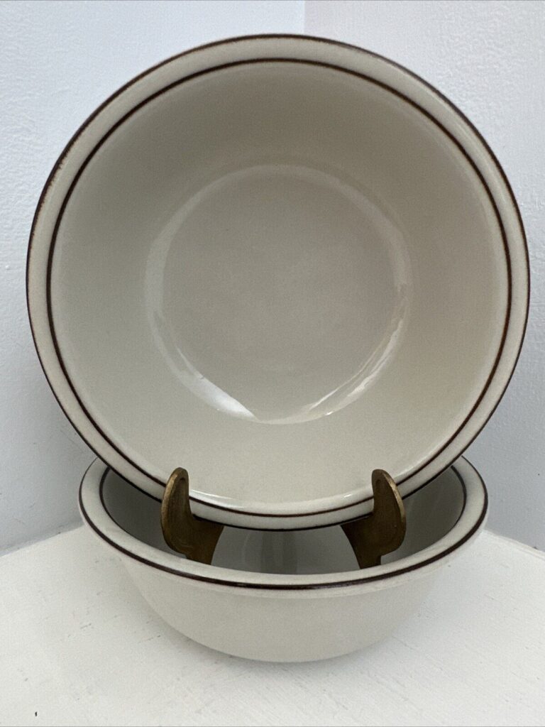 Read more about the article 2 ARABIA FINLAND FENNICA Coupe Soup Cereal Bowls 6” Richard Lindh and Ulla Procope