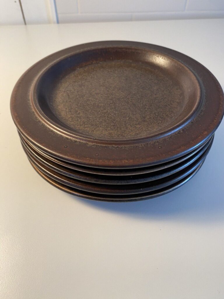 Read more about the article Arabia of Finland RUSKA salad Plate 8” STONEWARE Brown Ulla Procope Set Of 5