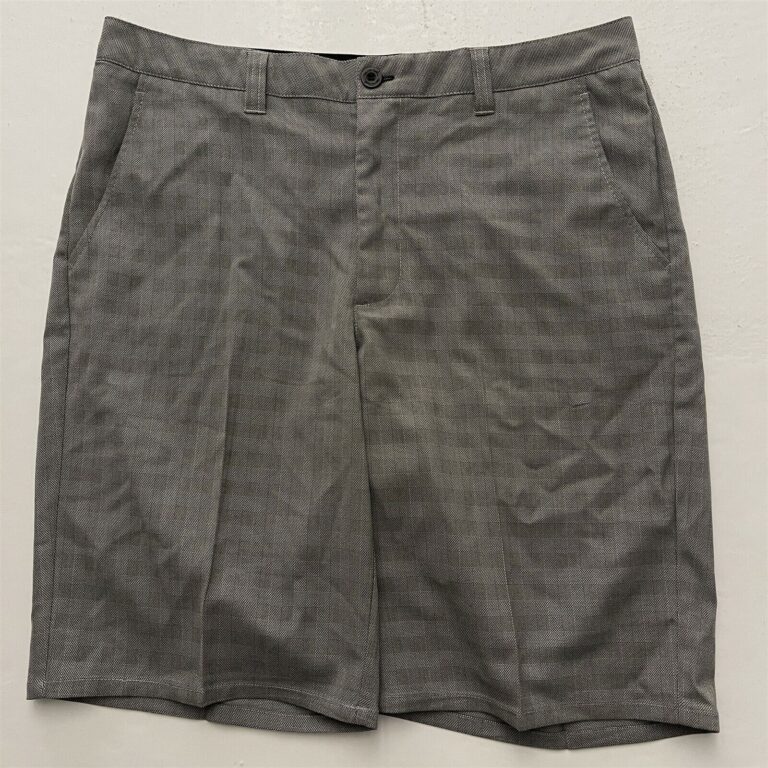 Read more about the article Travis Mathew 34 x 10″ Sorry For Being Awesome Gray Performance Flex Golf Short