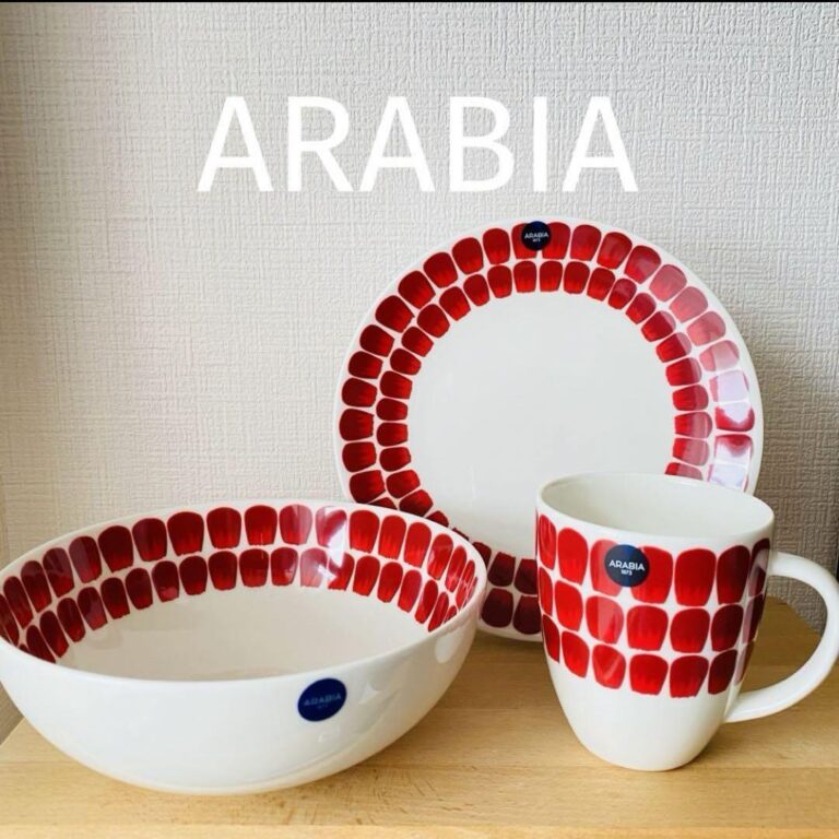 Read more about the article Arabia Red Mug Plate Bowl Trio Set