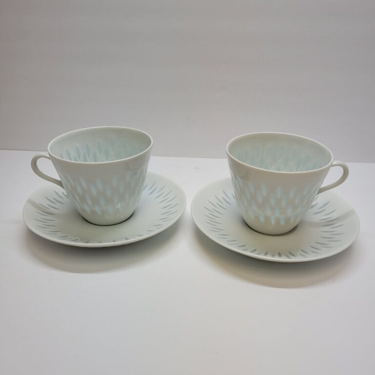 Read more about the article Lot of 4 Arabia of Finland 2 Cup 2 Saucers Vintage White Rice (Grains) Porcelain