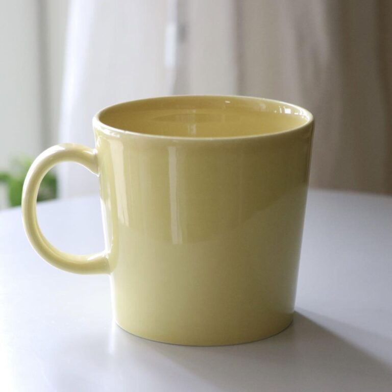 Read more about the article Iittala Arabia Teema Crown Logo Yellow Mug 300ml