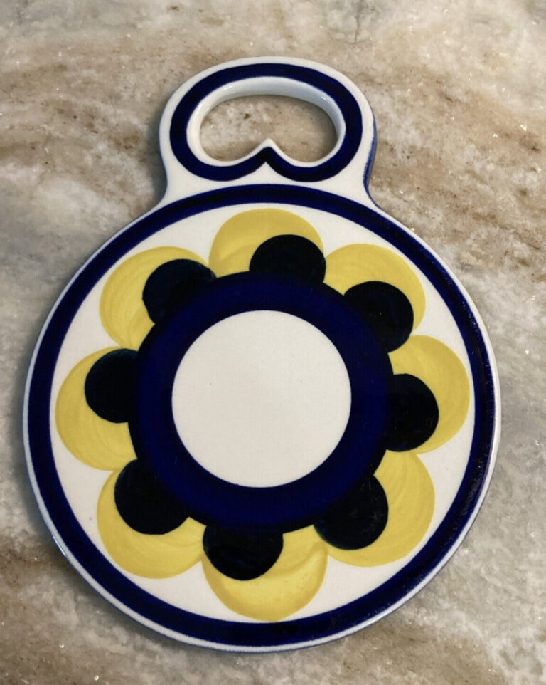 Read more about the article ARABIA of Finland Porcelain Paju Blue Cheese Platter Trivet Board Anja –  READ!!