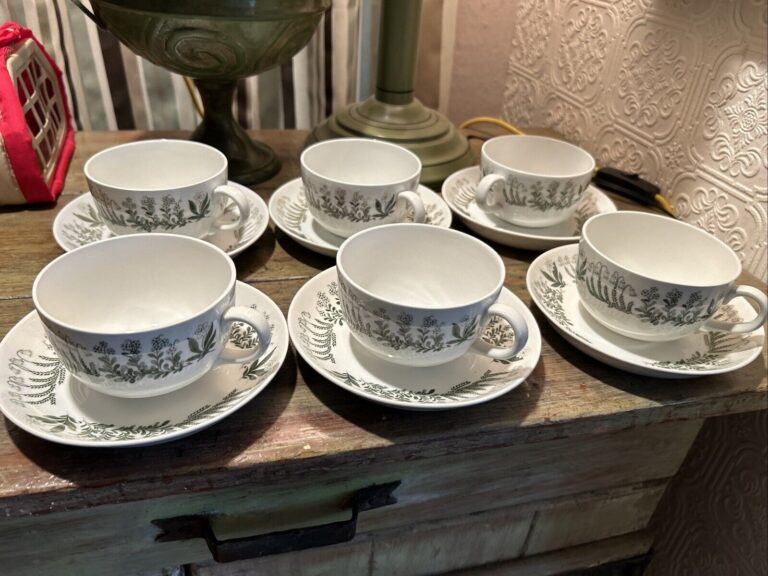 Read more about the article 6 Polaris ARABIA PORCELAIN DEMITASSE SET With SAUCERS