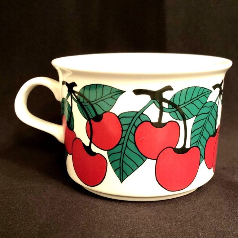 Read more about the article ARABIA Finland Kirsikka Cherry 8 oz. Coffee Tea Cup