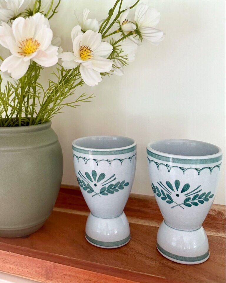 Read more about the article Vintage Green Thistle Egg Cups MADE IN FINLAND 1955-1970 Arabia of Finland