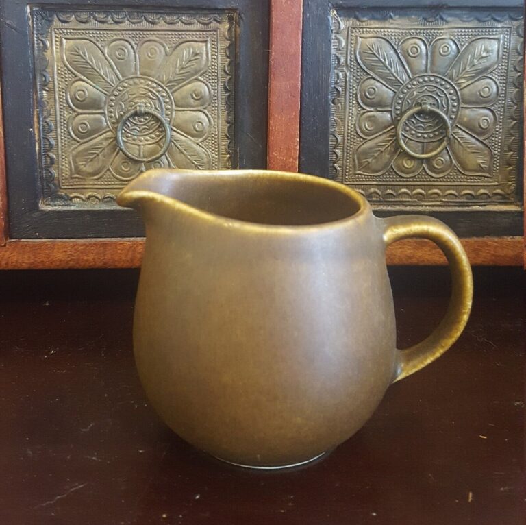 Read more about the article Arabia of Finland  Ruska  Small Rounded Milk Jug. Brown.