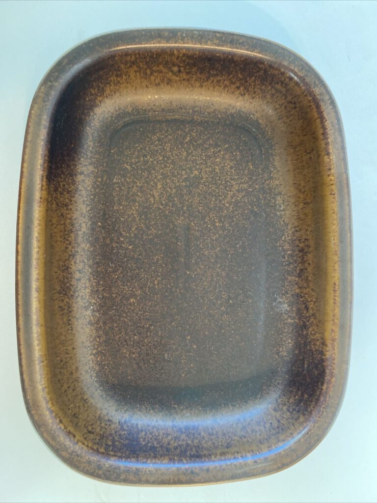 Read more about the article Vintage Arabia Finland Ulla Procope Brown RUSKA 12” Rectangular Serving Dish