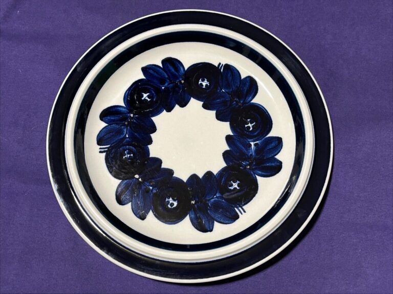 Read more about the article Arabia of Finland ANEMONE 13″ Round Platter SIGNED Plate Blue Cobalt ~1.25 Deep