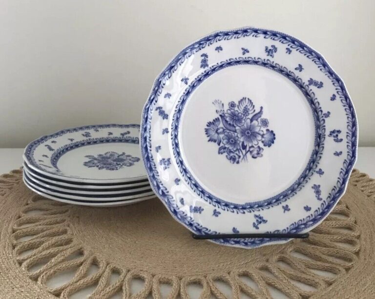 Read more about the article Vtg. Set of 6 Arabia Of Finland Finn Flower 6.75” Bread/Dessert Plates. EUC