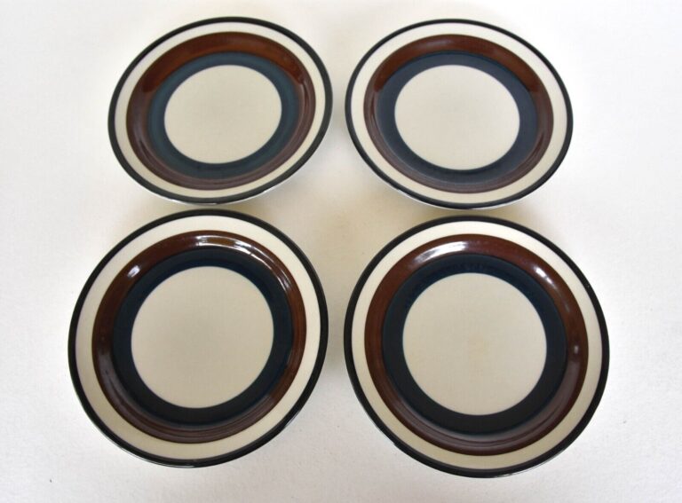 Read more about the article Four Arabia Finland Kaira Pattern 20cm Entree Plates Anje Jaatinen Winquist