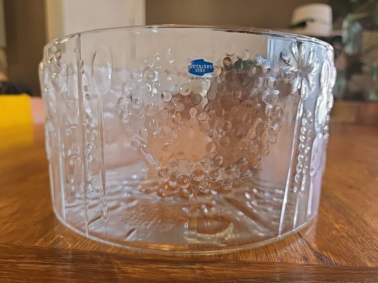 Read more about the article Nuutajarvi Oiva Toikka Clear 7 1/2″ Glass Bowl Iittala Arabia Finland Vintage