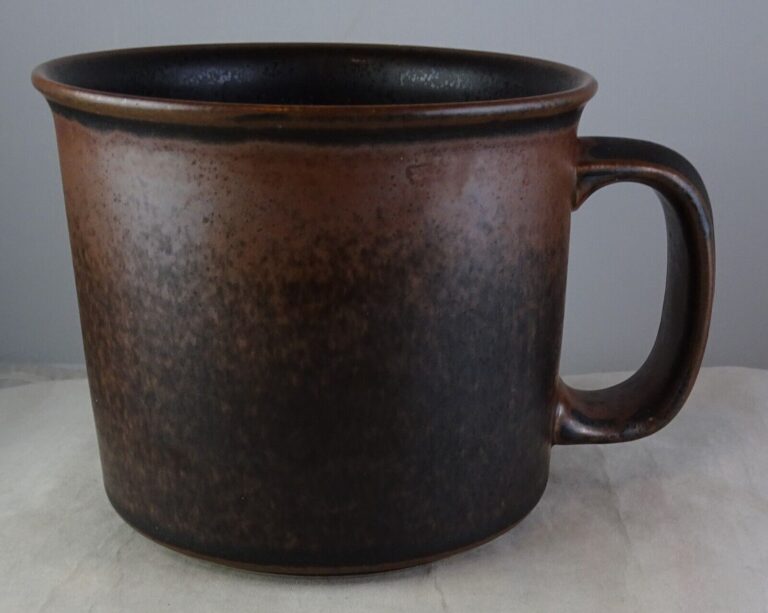 Read more about the article HTF Arabia Ruska Beer Mug Light and Dark Brown Spotted