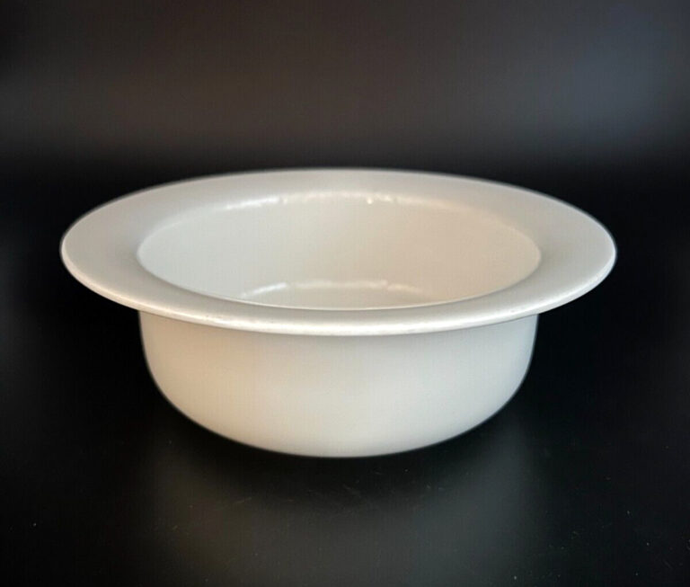 Read more about the article Vintage ARABIA Finland ARCTICA Porcelain Cereal Soup Rimmed Bowls ~ Set of 3