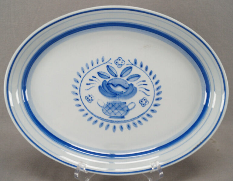 Read more about the article Arabia Finland Blue Rose Pattern 12 1/8 Inch Platter Circa 1923-1949