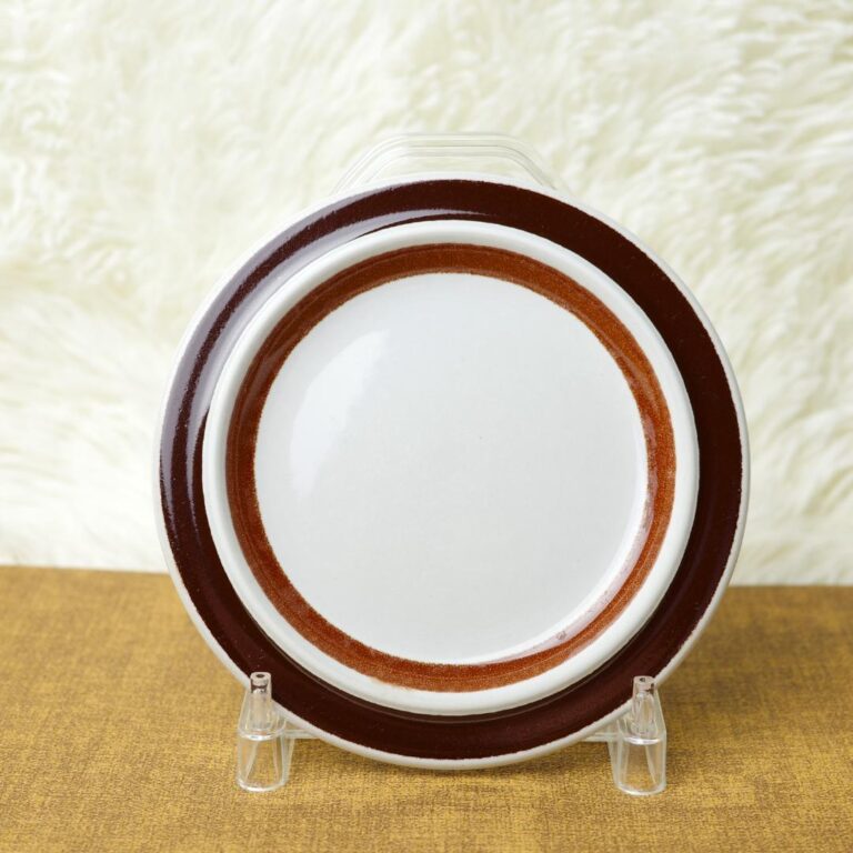 Read more about the article Arabia Rosmarin 16cm Plate Brown Medium