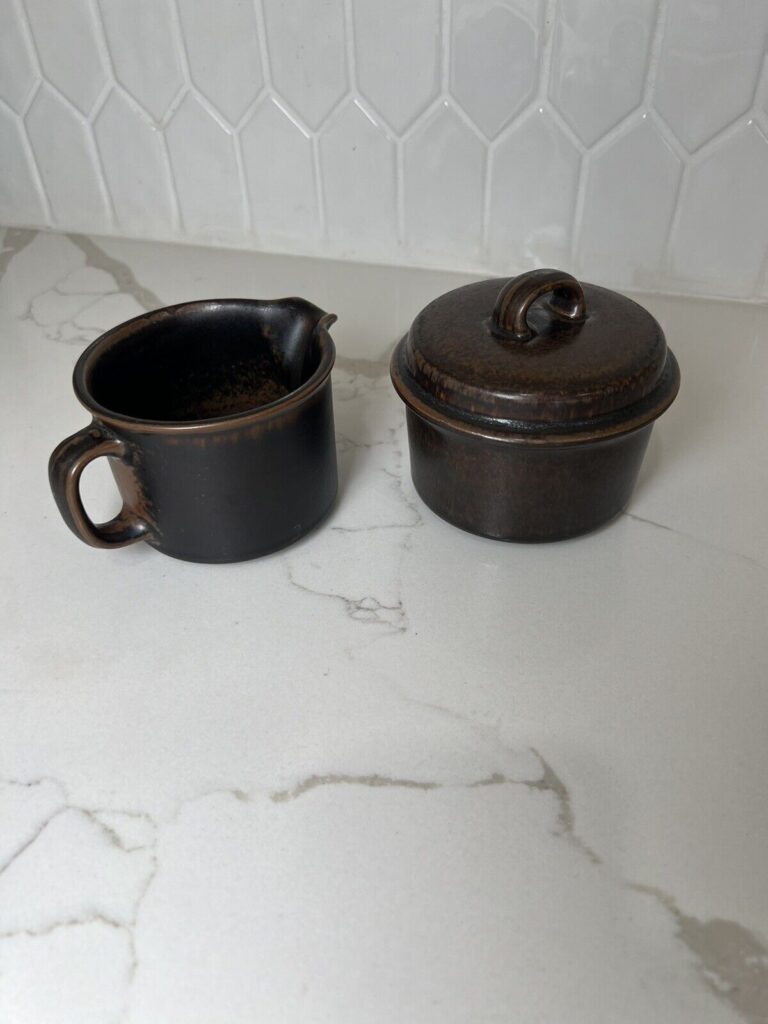 Read more about the article Arabia Finland Ruska Sugar Creamer Set Brown Ulla Procope 3 pc set