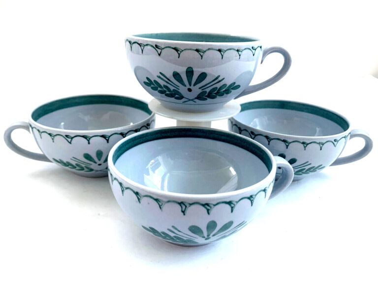 Read more about the article x4 Arabia Finland Green Thistle Handpainted Cups Vintage Mid Century Modern