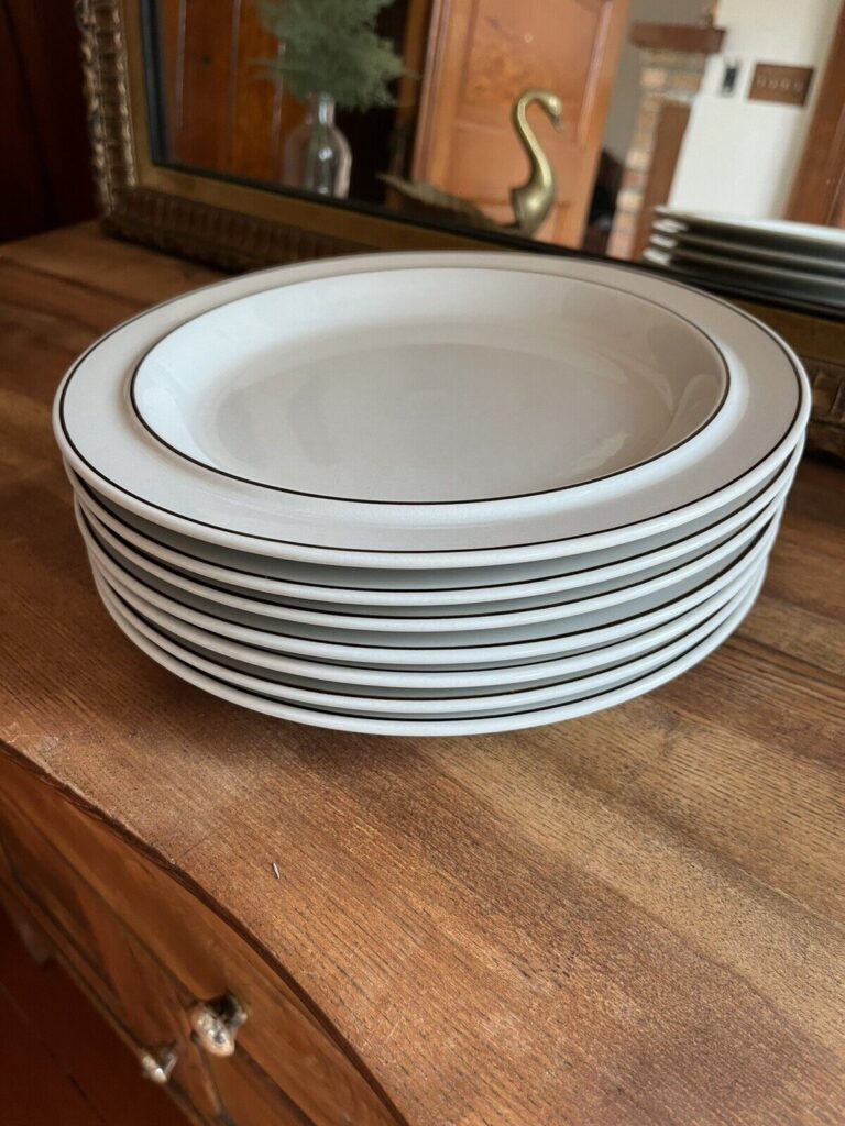 Read more about the article Arabia Finland Fennica 10″ Dinner Plate Set of 7 MCM