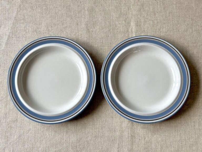 Read more about the article Arabia Vintage Uhtua Plate 17.5cm Set Of 2