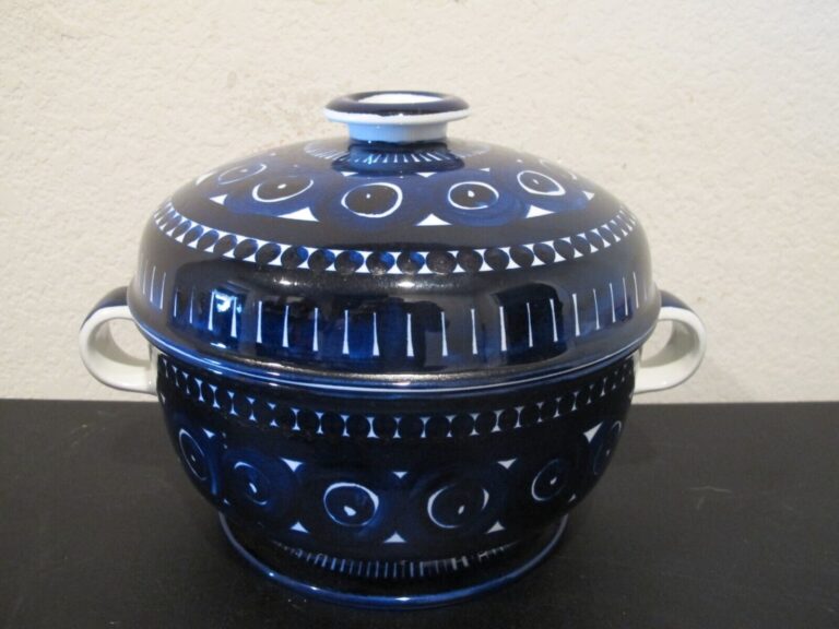 Read more about the article Arabia of Finland Valencia Ulla Procope Tureen and Lid