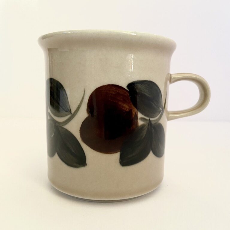 Read more about the article Arabia Finland Ruija Troubadour Coffee Tea Mug Vintage Mid Century Replacement