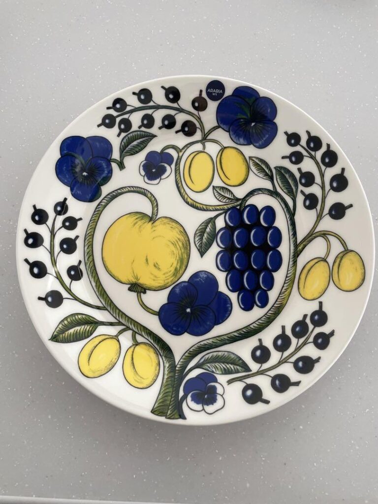 Read more about the article Arabia Paratiisi Plate 26cm