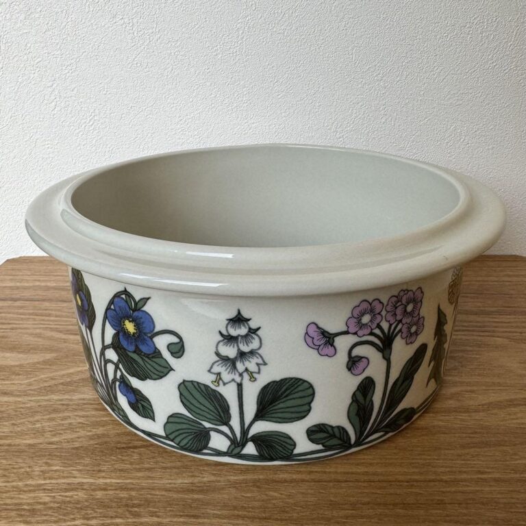 Read more about the article Arabia Flora Casserole Large Bowl