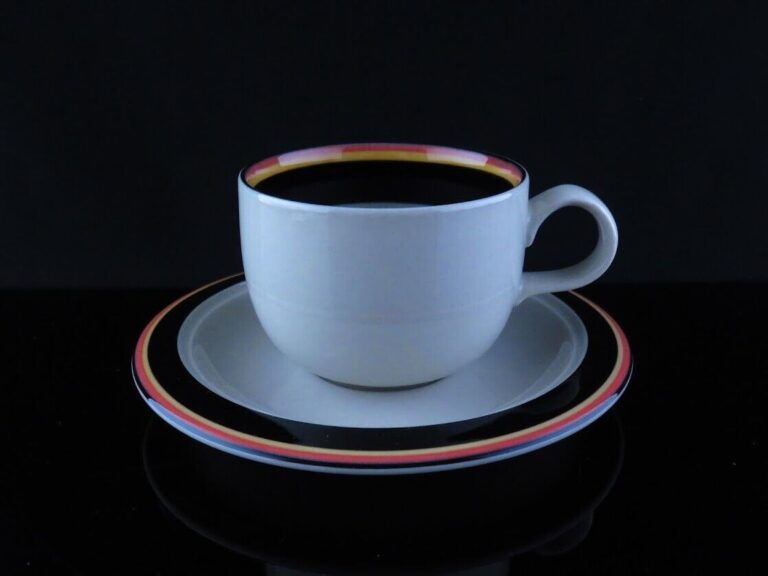 Read more about the article Arabia Reimari Demitasse CupandSaucer Inkeri Leivo