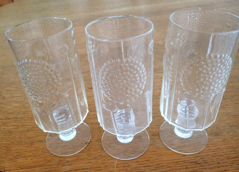 Read more about the article RARE VTG FLORA ARABIA WINE/BEER GLASSES LITTALA OLVA TOIKKA NUUTAJAVUI FINLAND