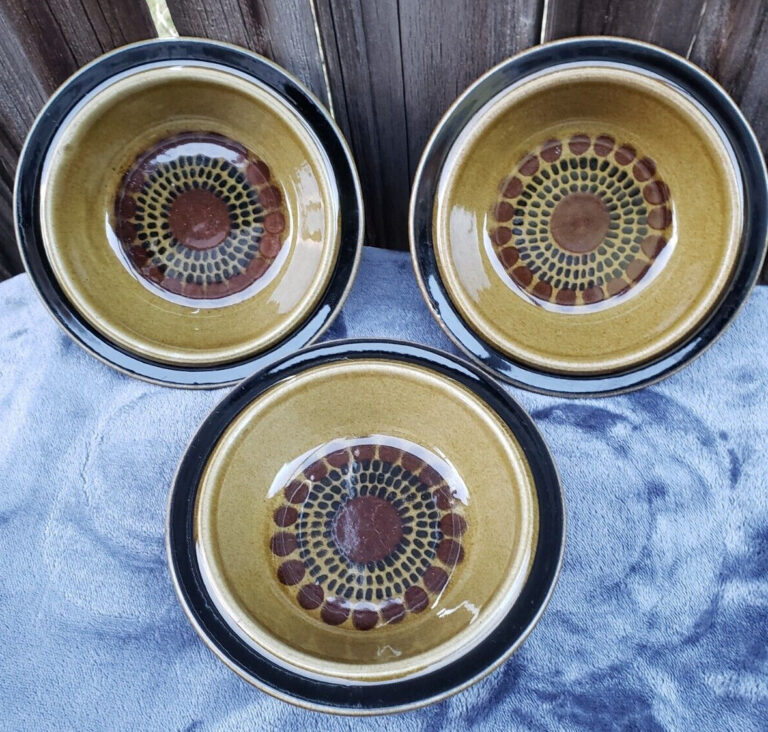 Read more about the article Vtg Arabia of Finland KOSMOS pattern Rim Soup / Salad Bowls 7″- Set of 3