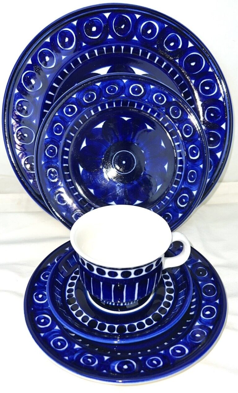 Read more about the article Arabia Finland Valencia 5 Piece Setting Dinner Salad BandB Cup+Saucer Ulla Procope