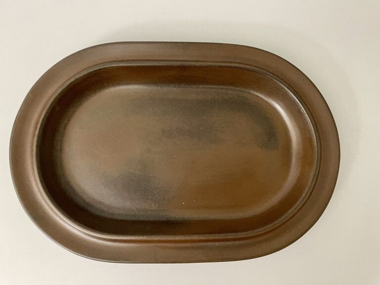 Read more about the article Vintage Arabia Made In Finland Ruska Brown Oval Platter 14″ X 9.5″ Mid Century