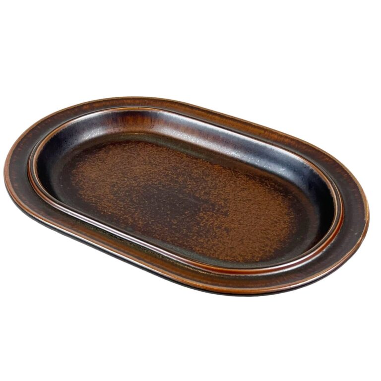 Read more about the article Arabia Ruska Oval Serving Platter 14″ x 9.5″ Finland Ulla Procope Drk Brwn Matte