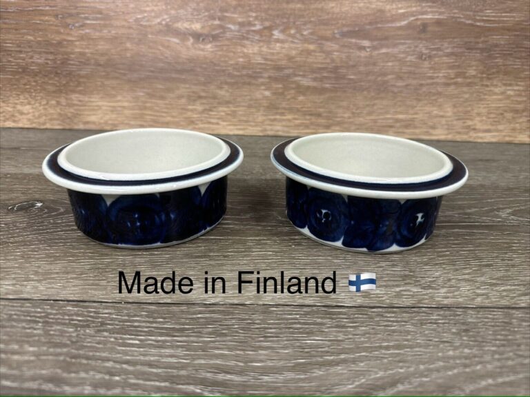 Read more about the article Arabia Finland Anemone Blue 5.25” Round Small Bowl Signed Hand Painted ~set Of 2