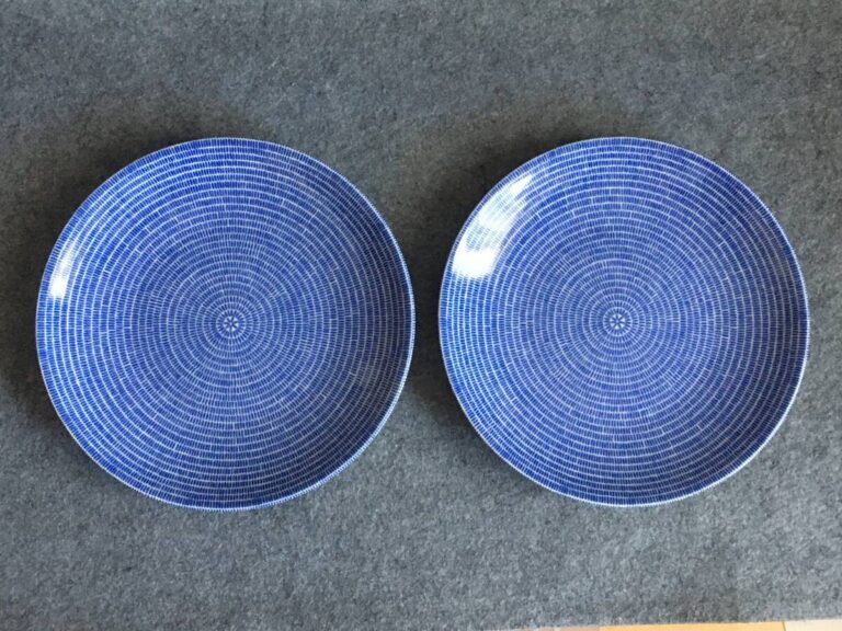 Read more about the article Old Logo Arabia Avec Blue Plate 26Cm Set Of 2 1