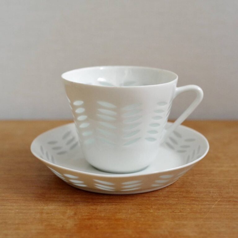 Read more about the article Vintage Arabia Rice Cup Saucer