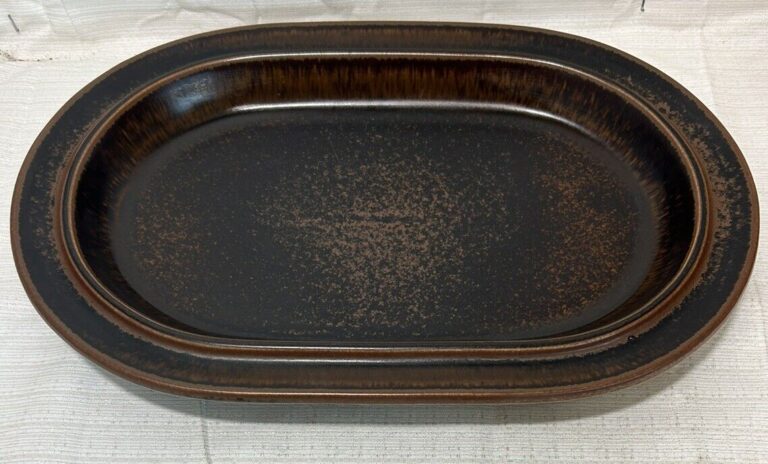 Read more about the article Arabia of Finland Ruska Light and Dark Brown 14″ Oval Serving Platter