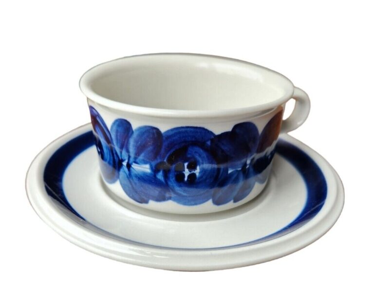 Read more about the article Arabia Finland Anemone Blue Flat Coffee Tea Mug Cup and Saucer Set