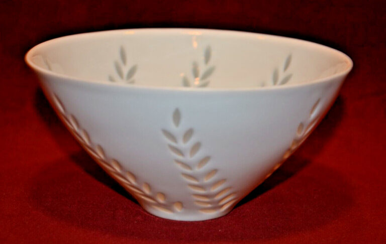 Read more about the article Arabia FHK Finland Porcelain Bowl Rice Window Pane Friedl Holzer Kjellberg